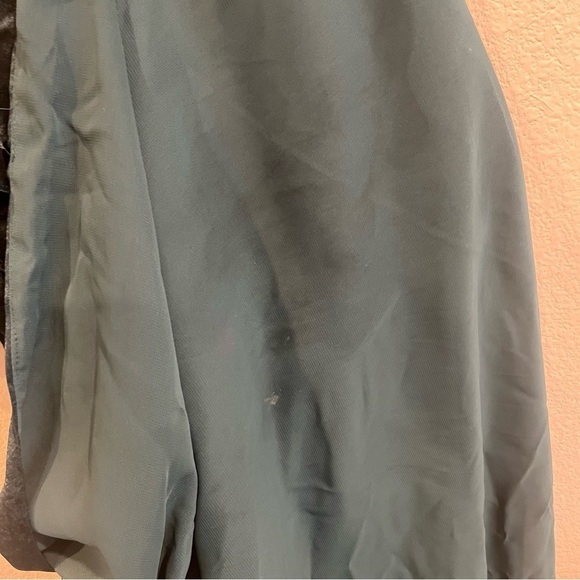 Lulu’s size small nwt dark green cold shoulder wrap dress - Picture 12 of 12